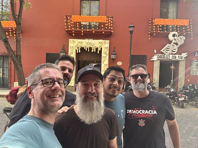 plonistas out and about again
